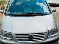 Silber Gebraucht 2001 VW Sharan Van / Kleinbus | 2.900 €