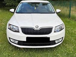 Weiß Gebraucht 2014 Skoda Octavia Limousine | 8.600 € (Fairer Preis)