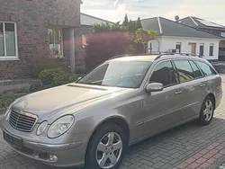 Grau Gebraucht 2004 Mercedes E240 Elegance Kombi | 2.500 € (Guter Preis)