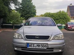 Silber Gebraucht 2001 Opel Astra Selection Limousine | 900 € (Guter Preis)