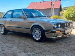 Beige Gebraucht 1989 BMW 325 Sport Line Coupé | 21.000 €