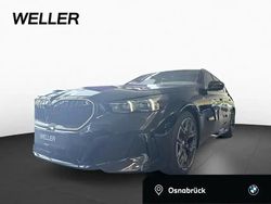 Saphirschwarz metallic (schwarz) Neu 2025 BMW 520 Comfort Edition Kombi | 71.850 €