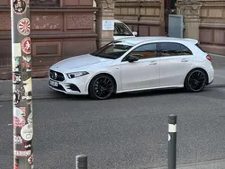 Grau Gebraucht 2021 Mercedes A35 AMG AMG Kleinwagen | 34.900 € (Guter Preis)