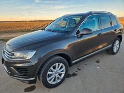 Braun Gebraucht 2015 VW Touareg Exclusive SUV | 14.000 € (Guter Preis)