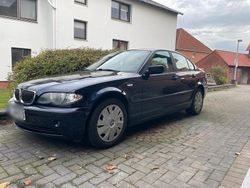 Blau Gebraucht 2003 BMW 318 Lifestyle Limousine | 2.850 € (Teuer)