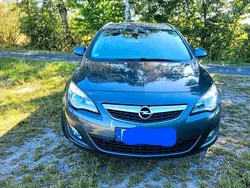 Grau Gebraucht 2011 Opel Astra Kombi | 3.600 € (Fairer Preis)