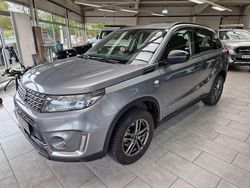 Grau Gebraucht 2021 Suzuki Vitara Club SUV | 16.790 € (Superpreis)