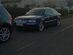 Blau Gebraucht 2002 VW Passat Highline Limousine | 1.200 € (Superpreis)