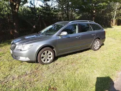 Silber Gebraucht 2010 Skoda Superb Ambition Kombi | 5.500 € (Fairer Preis)
