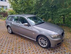 Grau Gebraucht 2012 BMW 320 Kombi | 3.600 € (Superpreis)