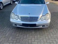 Silber Gebraucht 2002 Mercedes C200 Limousine | 4.000 €