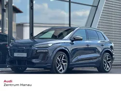 Plasmablau metallic Neu 2025 Audi Q6 e-tron S-Line SUV | 92.745 €