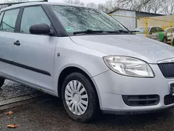 Brilliantsilber Gebraucht 2009 Skoda Fabia Classic Kleinwagen | 1.790 € (Guter Preis)