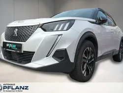 Weiss Gebraucht 2022 Peugeot e-2008 GTi SUV | 26.790 € (Teuer)