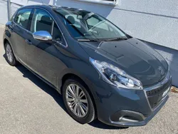 Lack grau hurricane/deckende l Gebraucht 2017 Peugeot 208 Allure Kleinwagen | 10.700 € (Fairer Preis)