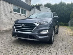 Grau Gebraucht 2020 Hyundai Tucson SUV | 18.400 € (Guter Preis)
