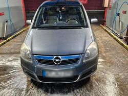 Grau Gebraucht 2008 Opel Zafira Van / Kleinbus | 1.950 € (Guter Preis)