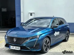 Blau Gebraucht 2024 Peugeot e-308 GT Kleinwagen | 46.149 €