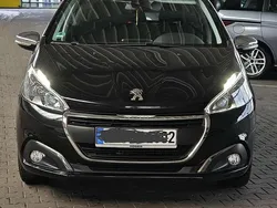 Schwarz Gebraucht 2016 Peugeot 208 Active Kleinwagen | 7.350 € (Fairer Preis)
