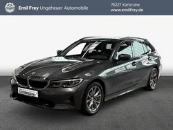 Grau Gebraucht 2021 BMW 330 Sport Line Kombi | 26.870 € (Guter Preis)