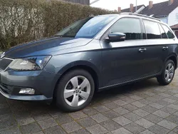 Grau Gebraucht 2016 Skoda Fabia Style Kombi | 8.350 € (Etwas zu teuer)