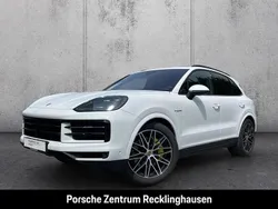 Weiss Gebraucht 2024 Porsche Cayenne SUV | 110.890 € (Fairer Preis)