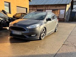 Grau Gebraucht 2016 Ford Focus Kombi | 4.200 € (Guter Preis)