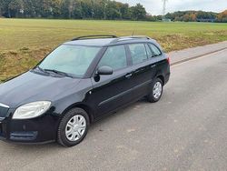 Schwarz Gebraucht 2009 Skoda Fabia Ambiente Kleinwagen | 990 € (Superpreis)