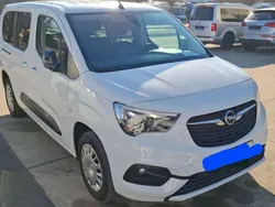 Weiß Gebraucht 2022 Opel Combo Life Kombi | 23.850 € (Teuer)