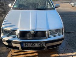 Silber Gebraucht 2000 Skoda Octavia Limousine | 900 €