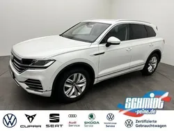 Oryxweiß perlmutteffekt Gebraucht 2021 VW Touareg Atmosphere SUV | 48.400 € (Fairer Preis)