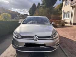 Silber Gebraucht 2017 VW Golf VII Comfortline Limousine | 12.500 € (Fairer Preis)