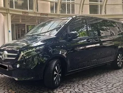 Schwarz Gebraucht 2023 Mercedes V250 Edition Van / Kleinbus | 54.000 € (Etwas zu teuer)