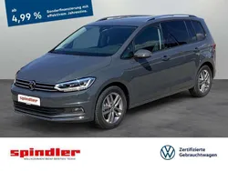 Delfingrau metallic Gebraucht 2024 VW Touran IQ Drive Van / Kleinbus | 40.980 €