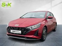 Rot Gebraucht 2024 Hyundai i20 Trend Limousine | 18.470 € (Guter Preis)