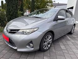 New medium silver Gebraucht 2013 Toyota Auris Hybrid Life+ Kleinwagen | 8.800 € (Superpreis)