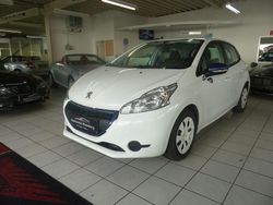 Weiß Gebraucht 2014 Peugeot 208 Kleinwagen | 7.299 € (Teuer)