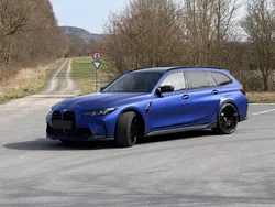 Blau Gebraucht 2024 BMW M3 M Performance Kombi | 114.000 €