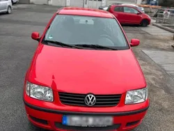 Rot Gebraucht 2000 VW Polo Kleinwagen | 800 € (Guter Preis)