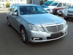 Grau Gebraucht 2010 Mercedes E220 Kombi | 4.500 €