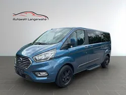 Blau Gebraucht 2018 Ford Tourneo Custom Trend Van / Kleinbus | 33.999 € (Teuer)