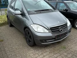 Grau Gebraucht 2009 Mercedes A180 Limousine | 1.800 €