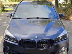 Grau Gebraucht 2018 BMW 220 Gran Tourer Sport Line Van / Kleinbus | 22.100 € (Teuer)