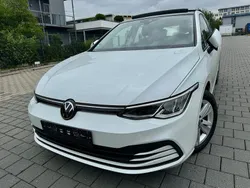 Weiß Gebraucht 2021 VW Golf VIII Life Limousine | 18.980 € (Guter Preis)