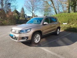 Gelb Gebraucht 2015 VW Tiguan Sportline SUV | 12.499 € (Fairer Preis)