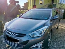 Grau Gebraucht 2012 Hyundai i40 Limousine | 3.990 € (Fairer Preis)