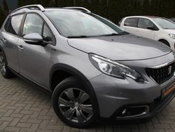 Grau Gebraucht 2019 Peugeot 2008 Signature Sky SUV | 15.690 € (Fairer Preis)