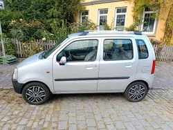 Silber Gebraucht 2007 Opel Agila Kleinwagen | 1.600 €