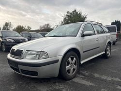 Silber Gebraucht 2006 Skoda Octavia Ambition Kombi | 750 € (Superpreis)