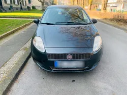 Grau Gebraucht 2009 Fiat Grande Punto Kleinwagen | 1.850 € (Fairer Preis)